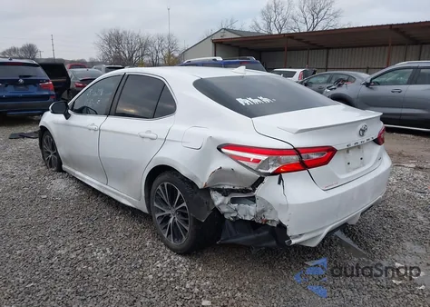 2020 Toyota Camry Se z USA, uszkodzony, nr VIN 4T1G11AK4LU351049